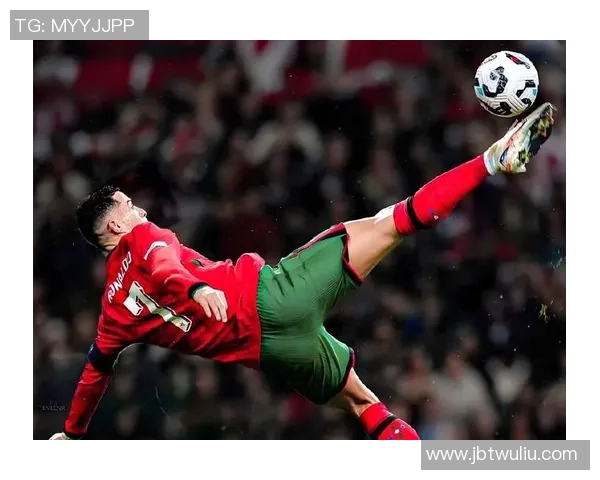 回顾足球历史上的传奇巨星们他们如何改变了这项运动的面貌与未来