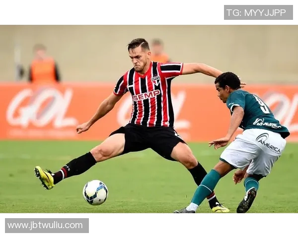 纽约城与英格兰革命的激烈对决展现足球魅力与团队精神的巅峰较量